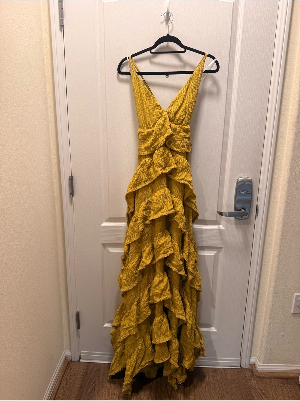 Lace the label Flowy Yellow Ruffle Backless Maxi Dress size S Preloved - Picture 3 of 5